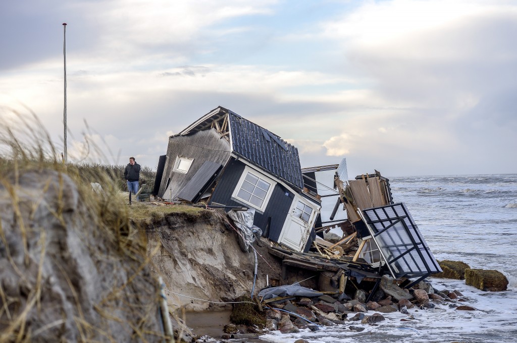 01 FAEL sommerhus i havet 01
