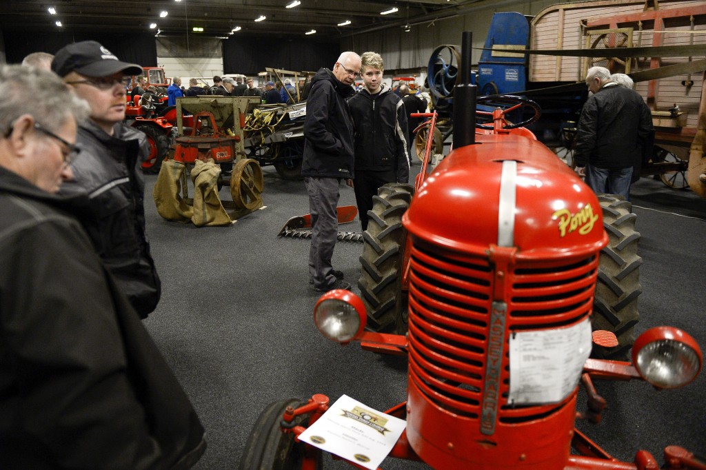 Messecenter Aars Veterantraktor udstilling Foto Claus Søndberg